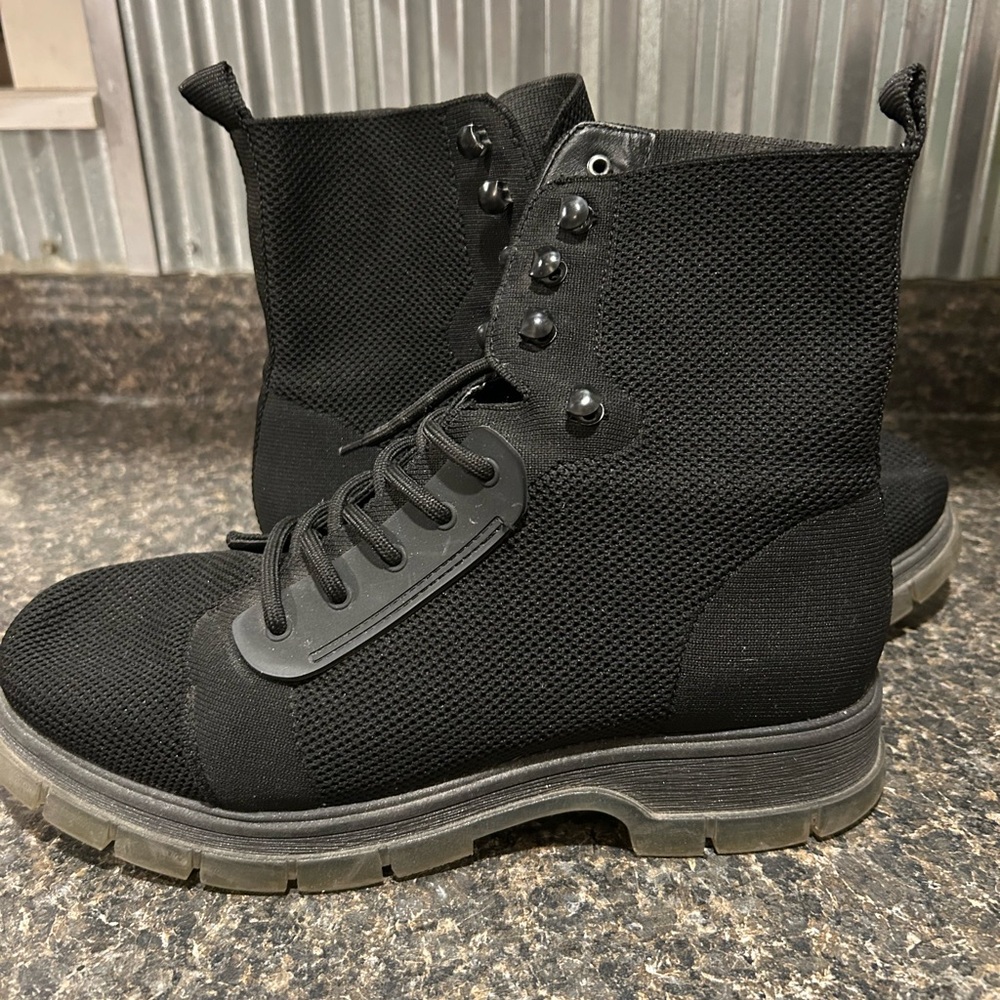 Black Mesh Women’s MIA boots Combat style Lace up Bohemian/Gypsy style sz 10